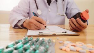 Exhorta Salud tratar adicciones en centros de rehabilitación certificados.